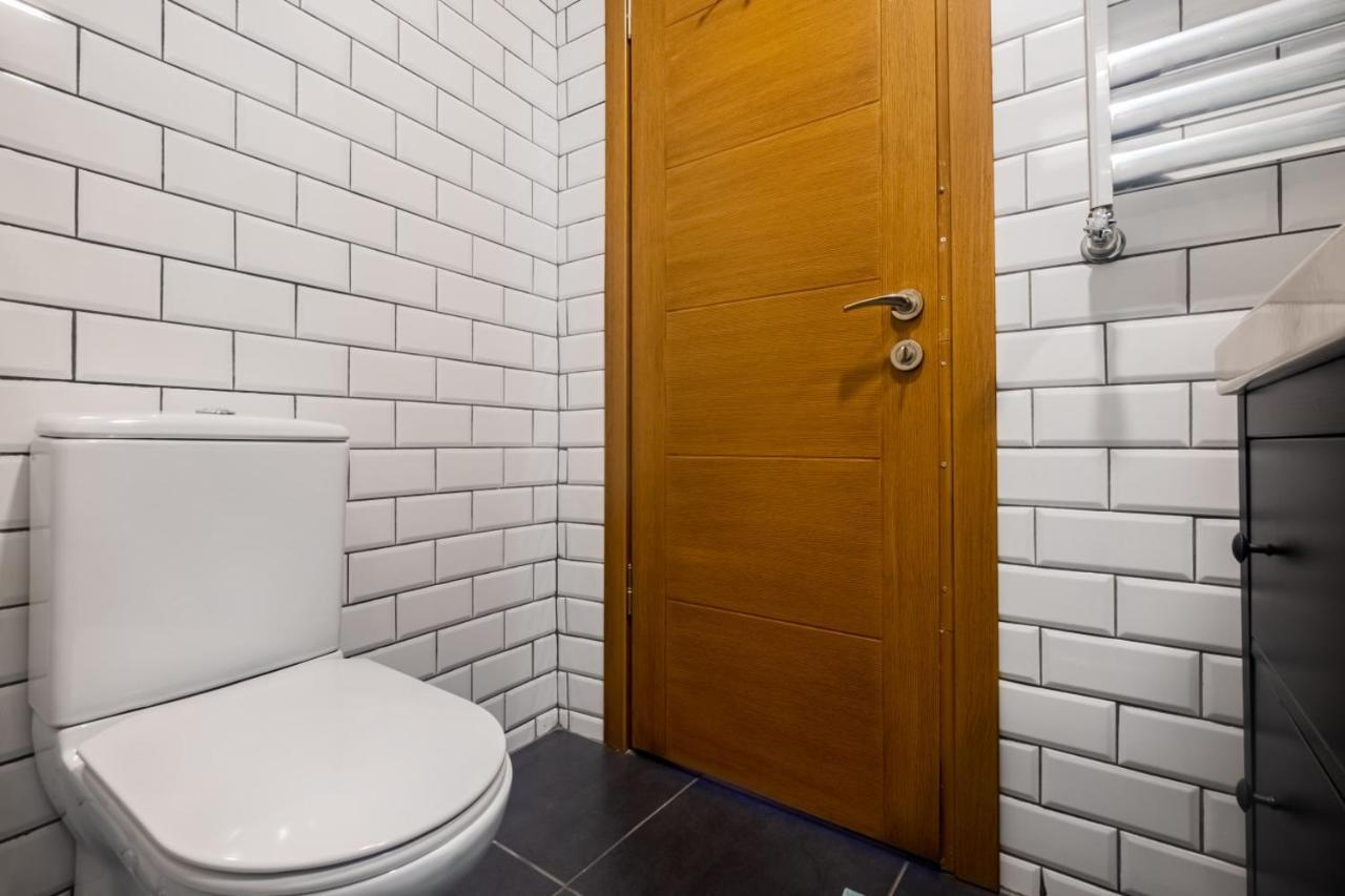 Flat With Balcony Near Bull Statue In Kadikoy Apartment Istanbul Exterior photo
